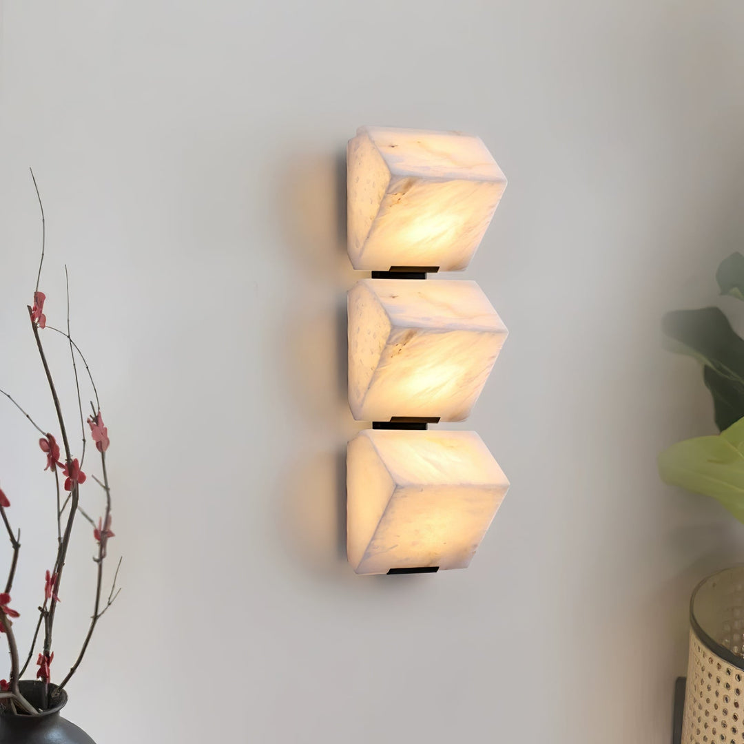 Lampa ścienna z alabastru w stylu schodów