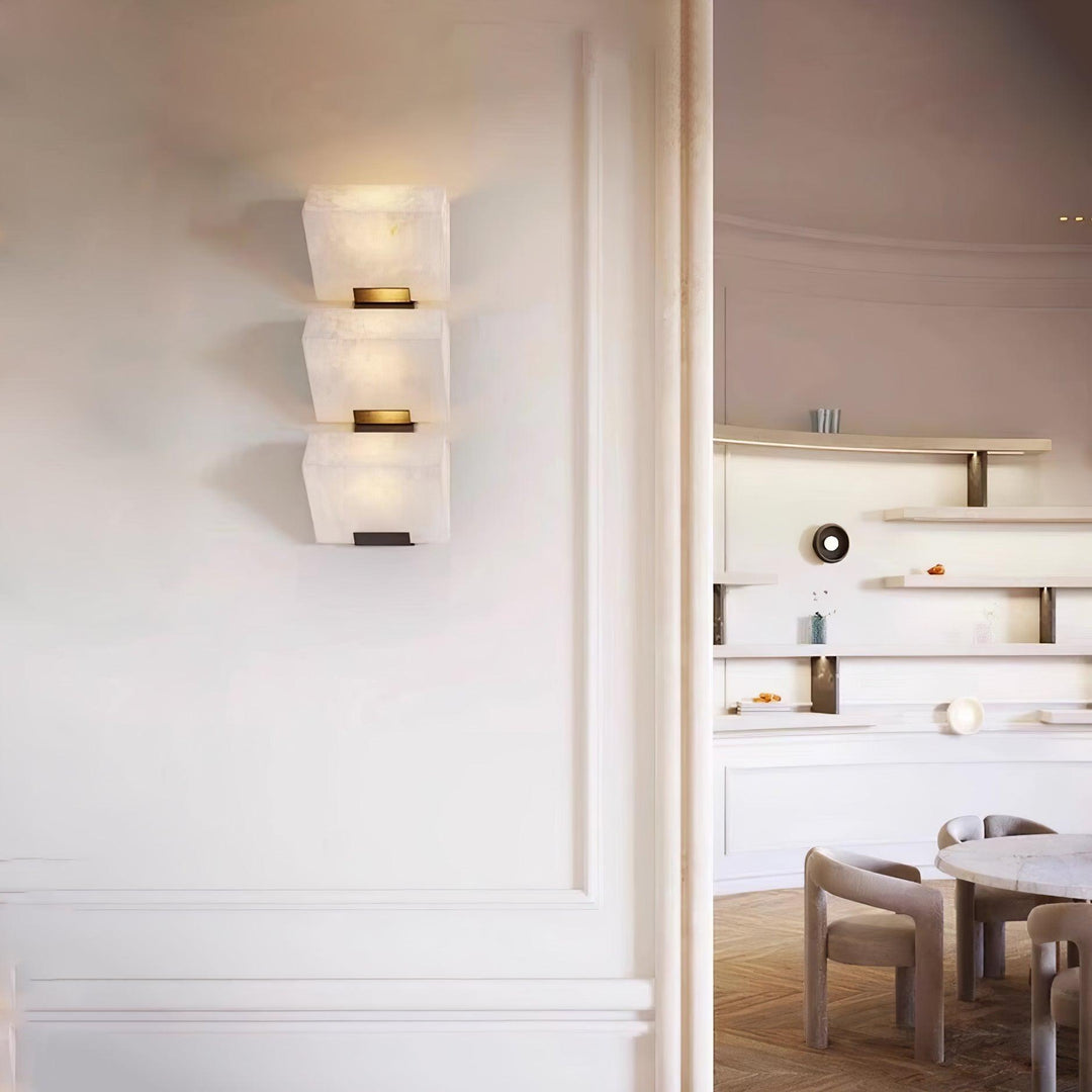 Lampa ścienna z alabastru w stylu schodów