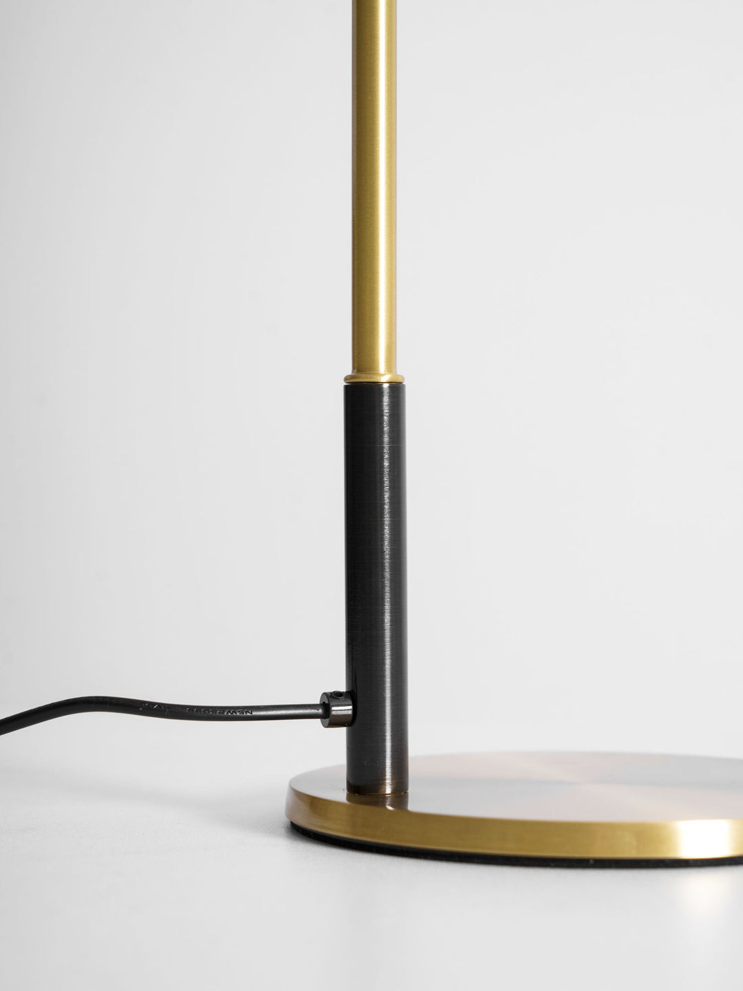Lampa stołowa Ari Scandustrial
