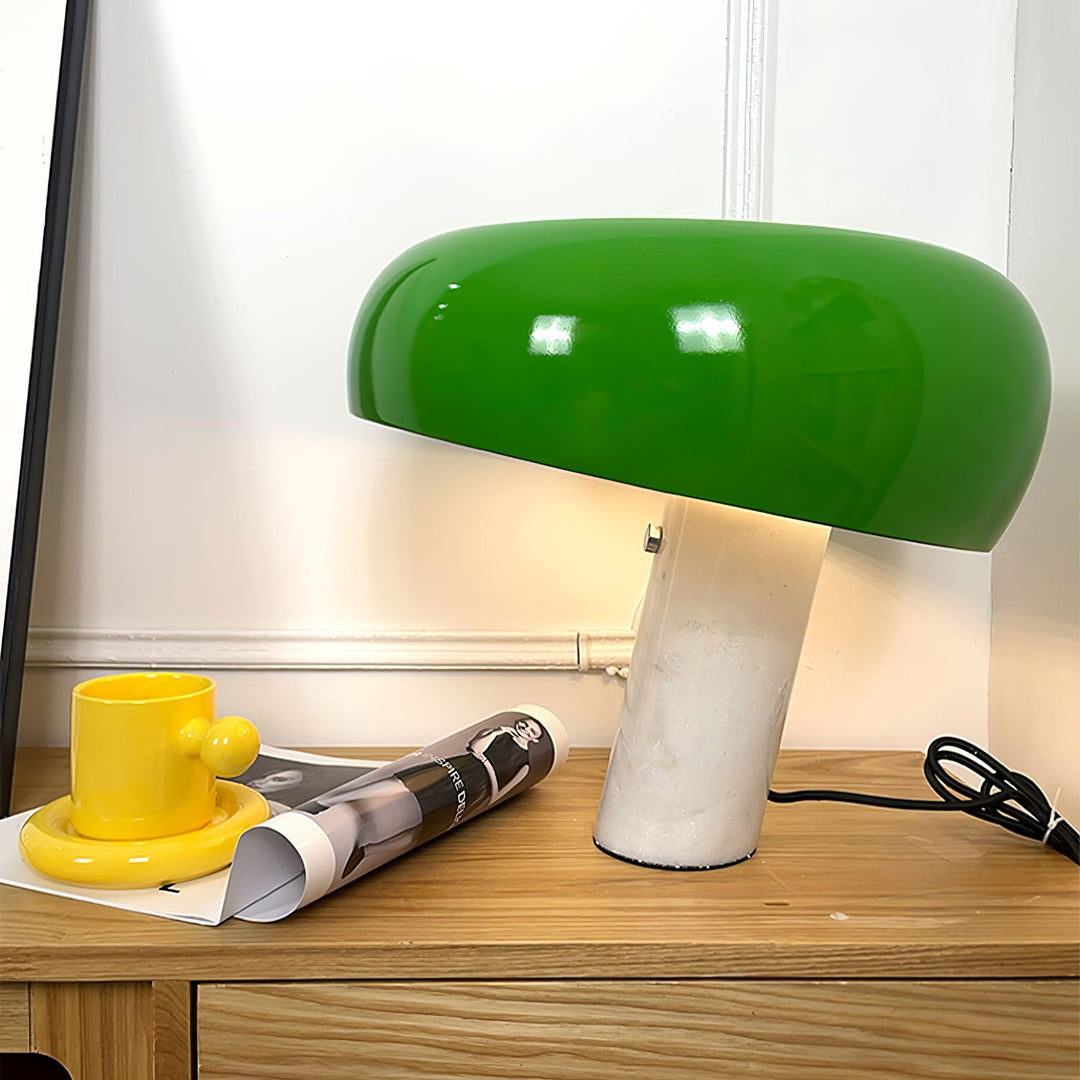 Lampa stołowa Nucleus z marmuru