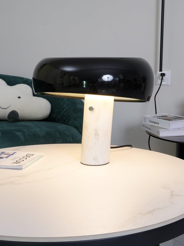 Lampa stołowa Nucleus z marmuru