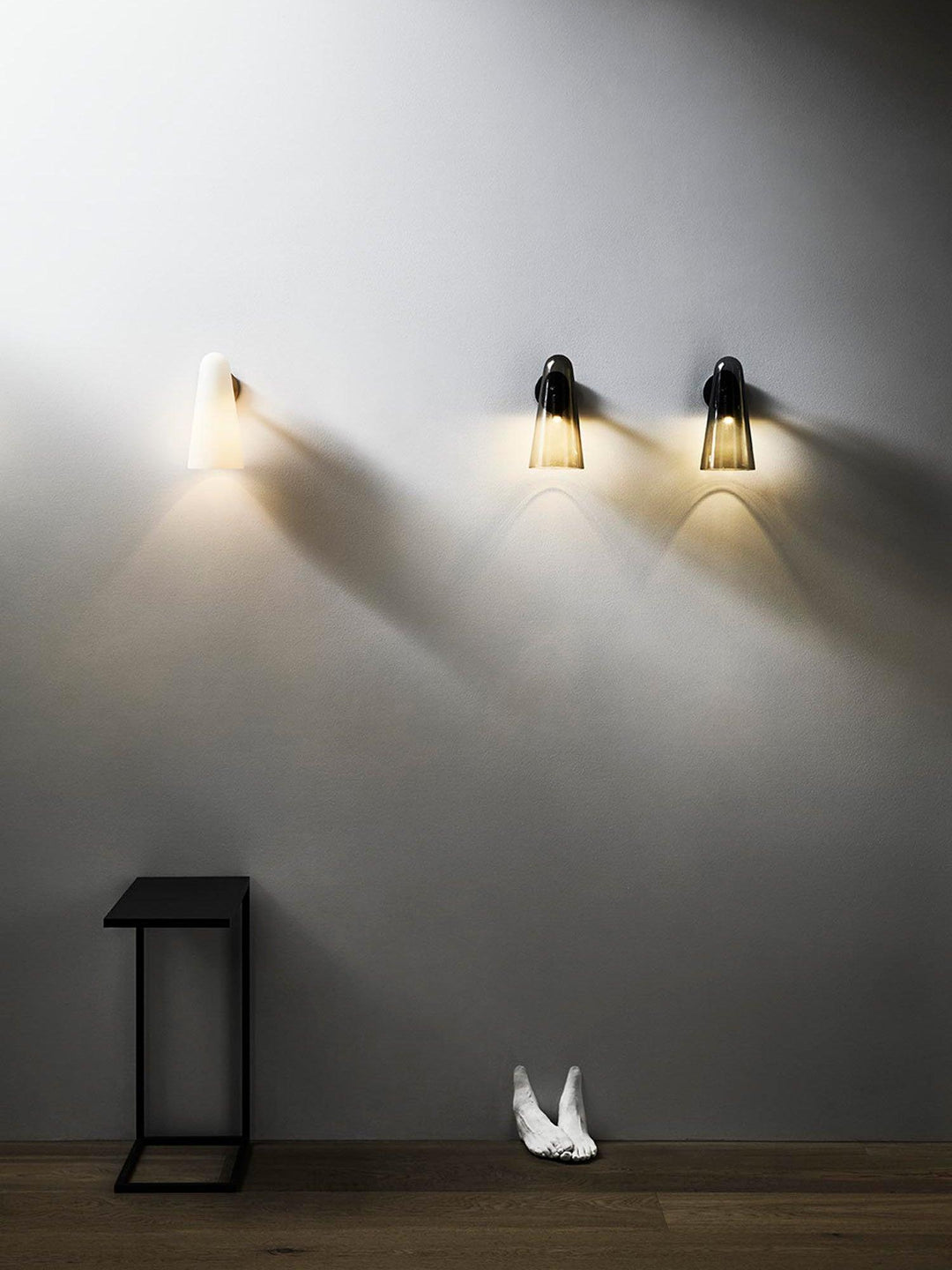 Stołowa Lampa Ścienna z Konicznym Szklanym Kloszem