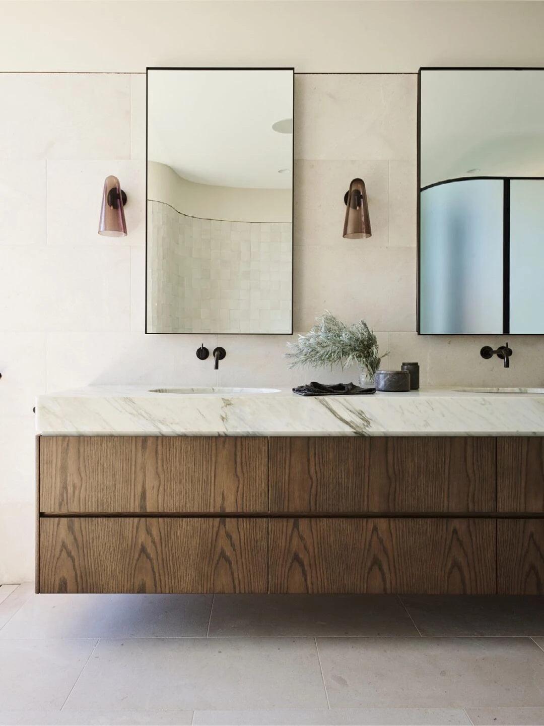 Stołowa Lampa Ścienna z Konicznym Szklanym Kloszem