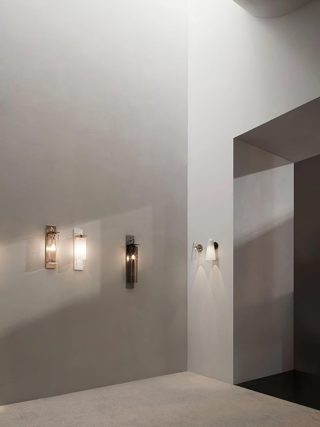 Stołowa Lampa Ścienna z Konicznym Szklanym Kloszem