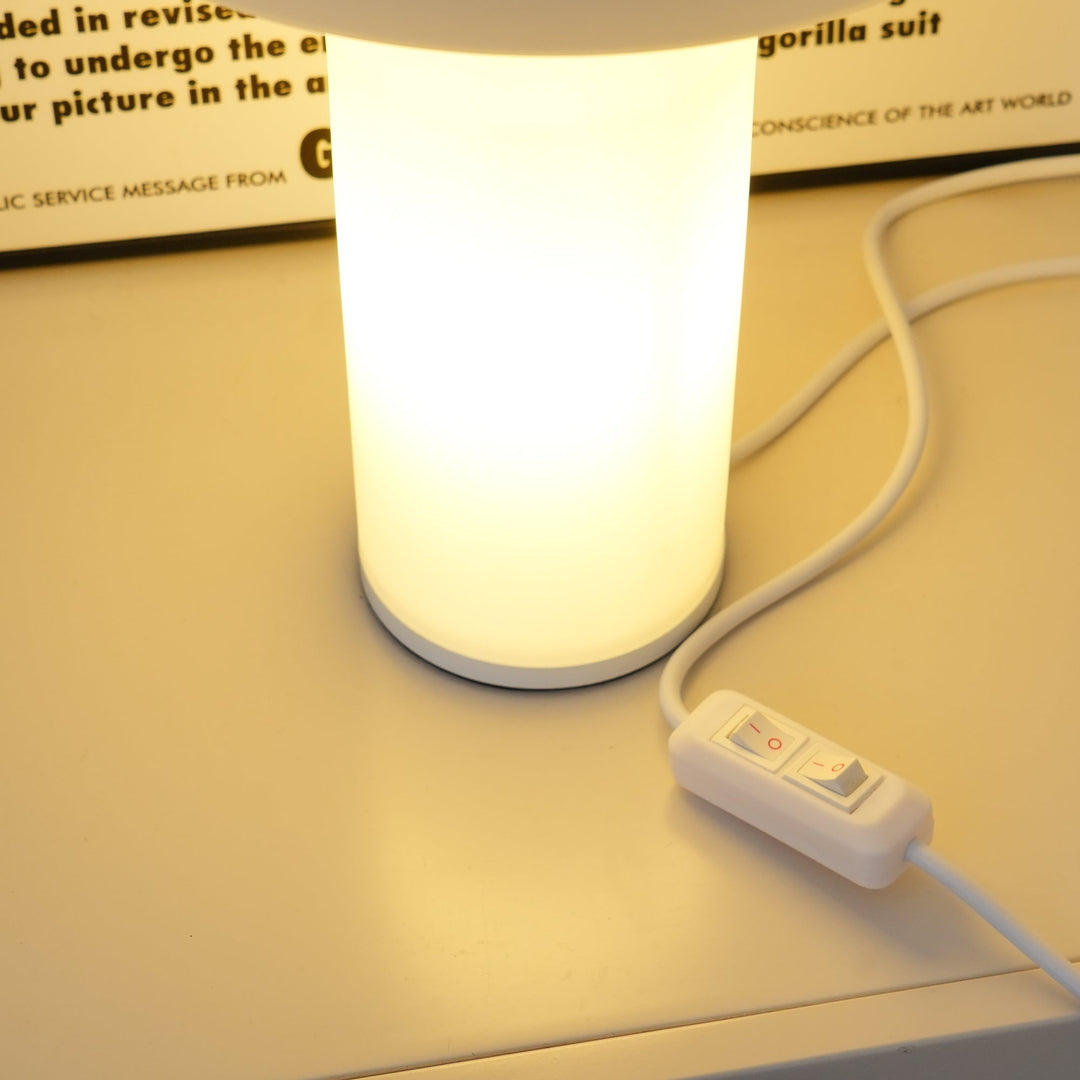 Szklana lampa stołowa Dorsey w kształcie grzyba