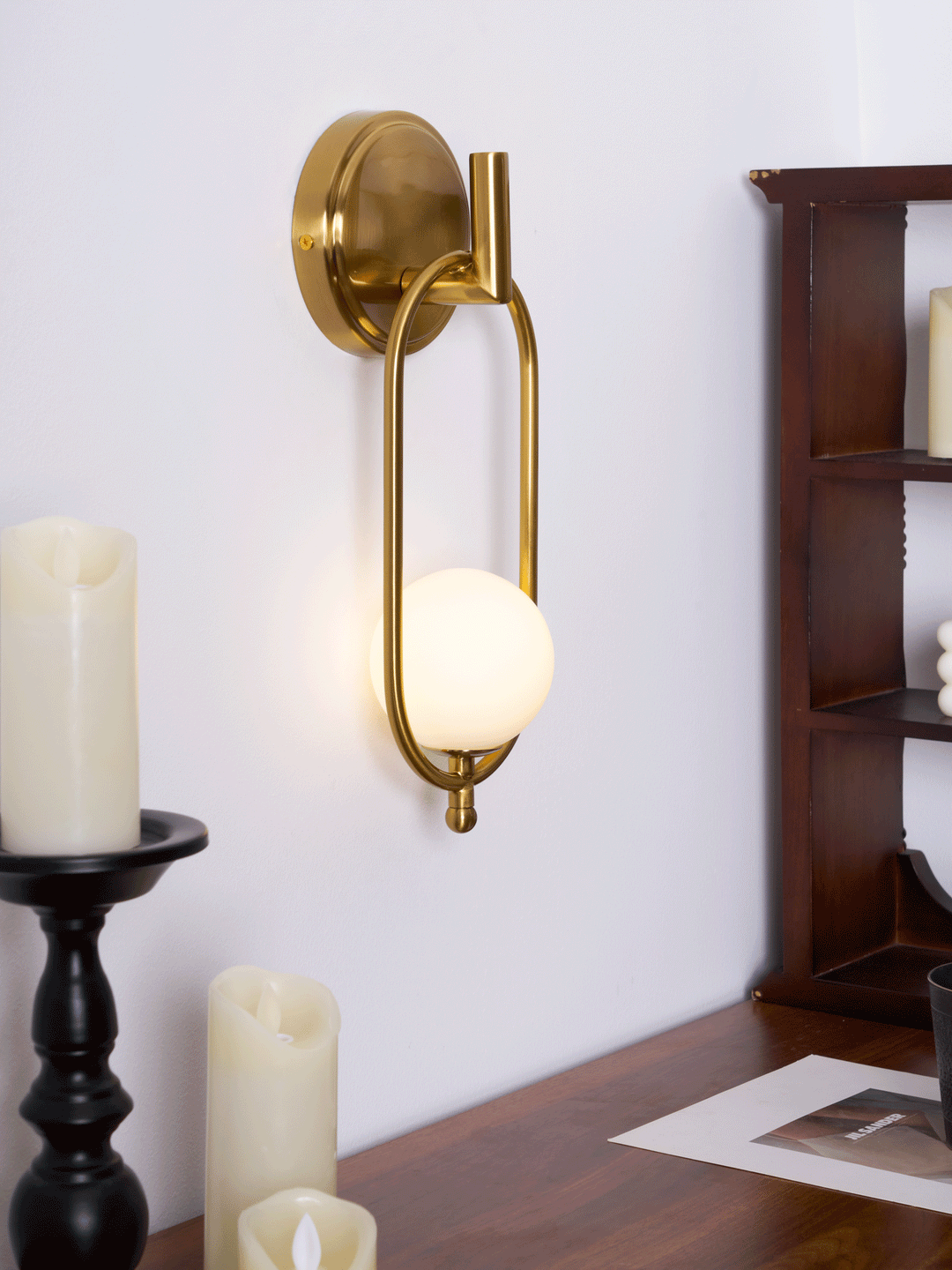 Mosiężna lampa ścienna Aurea