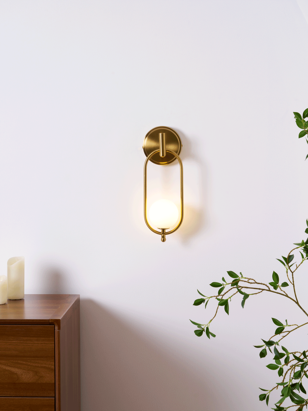 Mosiężna lampa ścienna Aurea