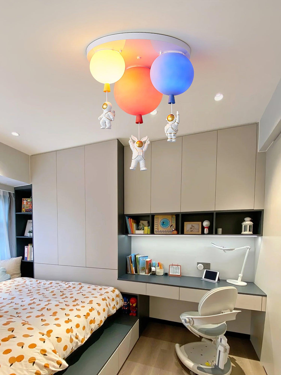 Lampka sufitowa z balonem Frosted