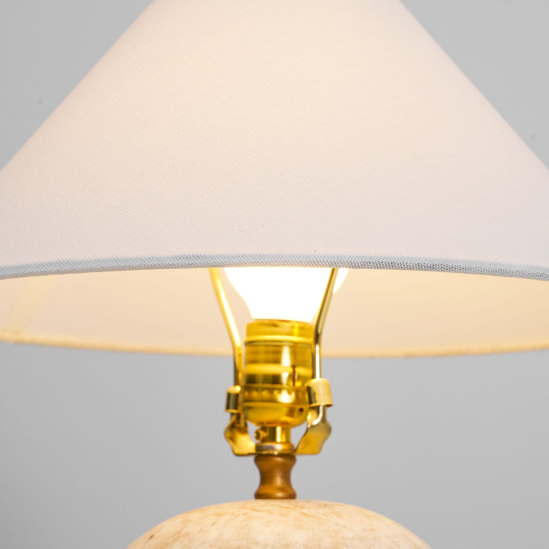 Lampa stołowa przy plaży