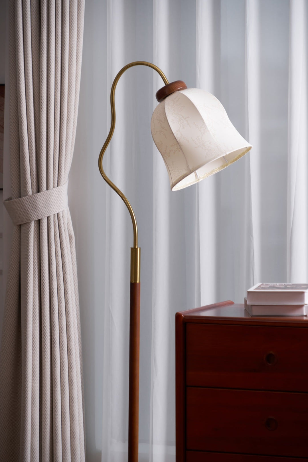 Lampa podłogowa Bellvine