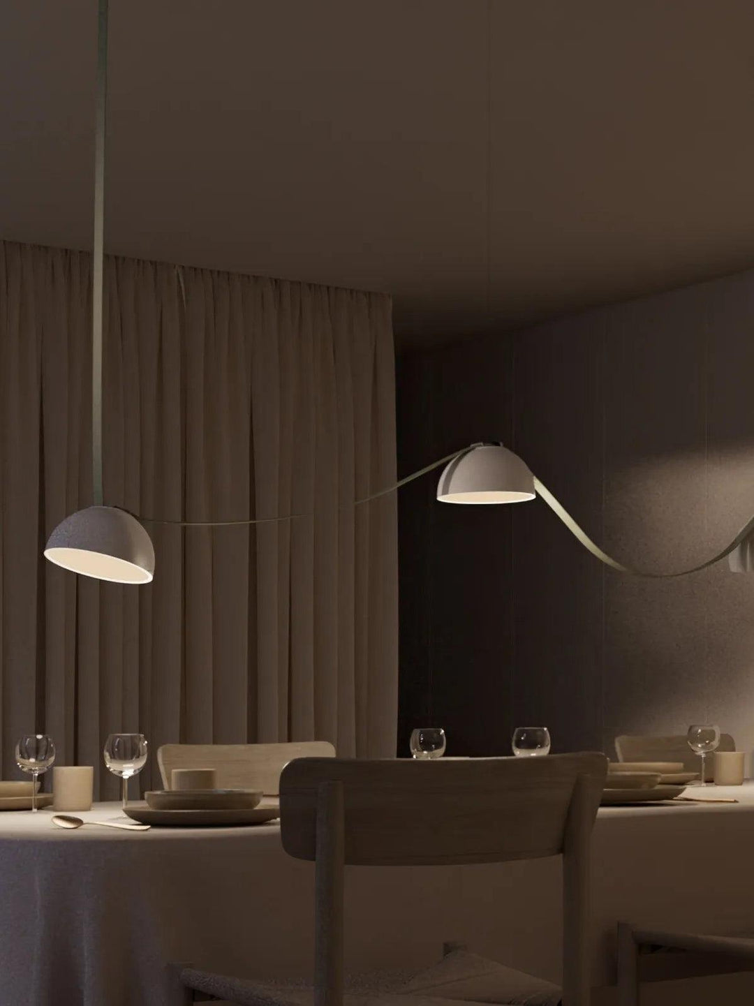 Lampa wisząca z kombinacją skórzanych pasków