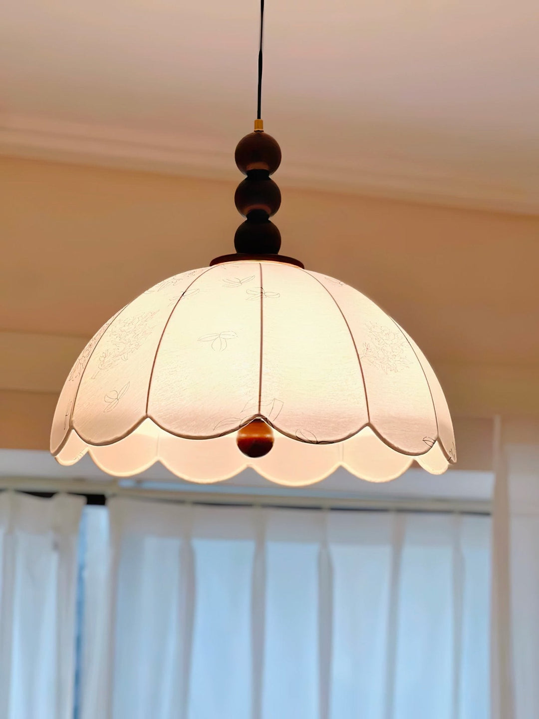 Lampa wisząca z tkaniny Blossom