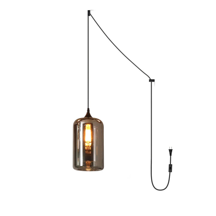 Lampa wisząca z zawieszką w kształcie butelki