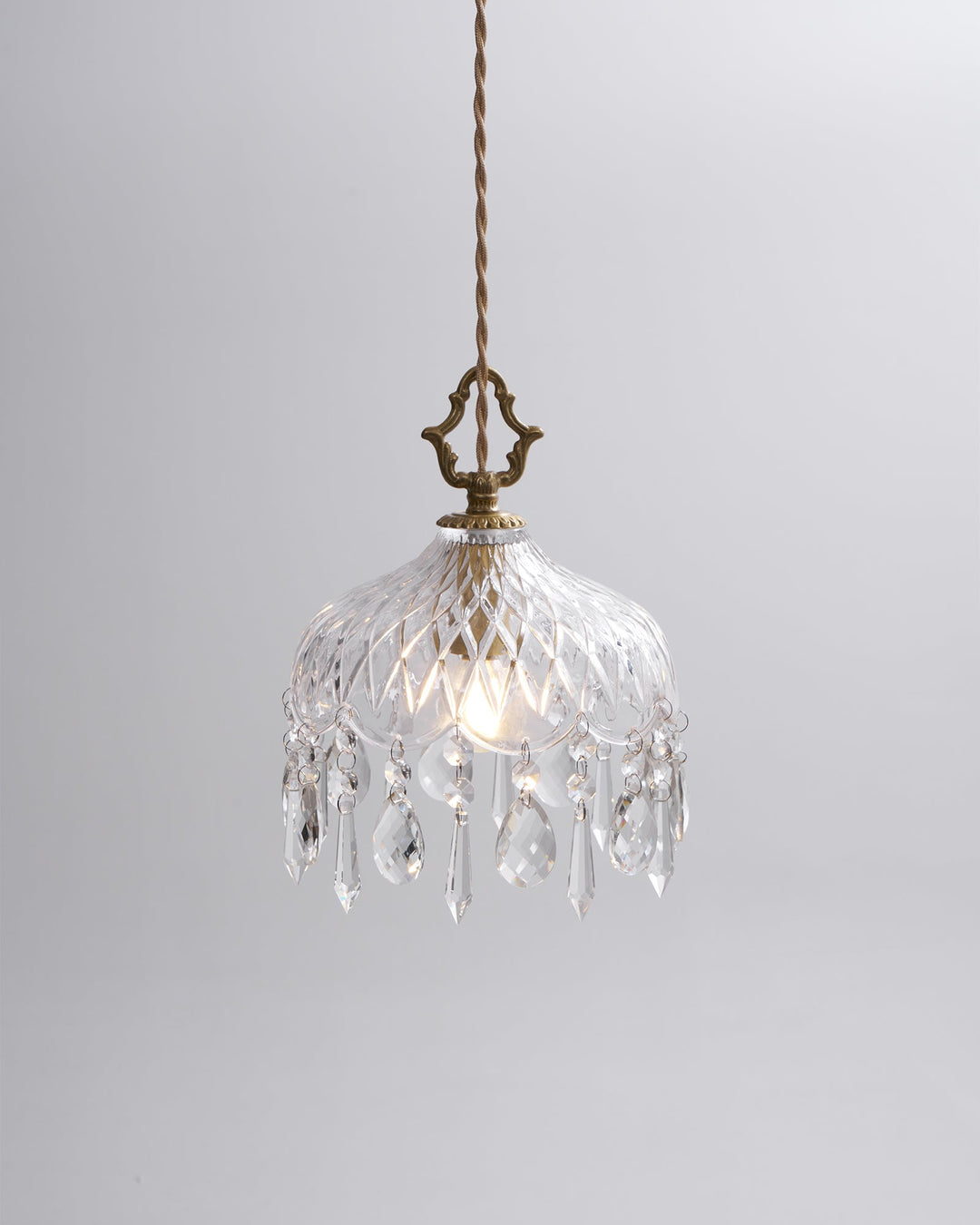 Lampa wisząca z kloszem w kształcie miski