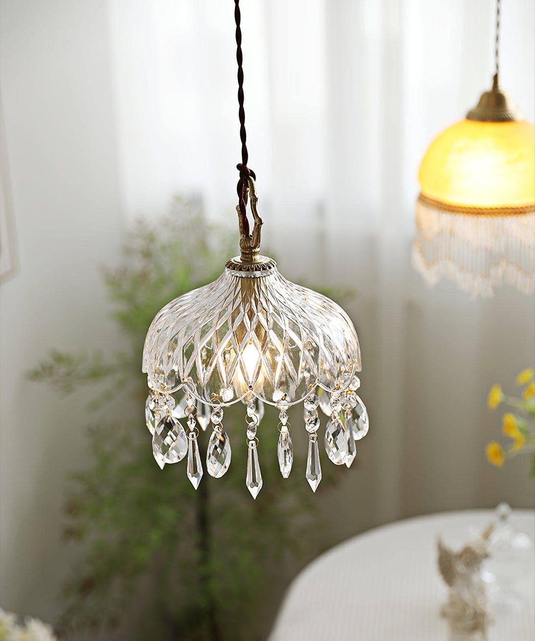 Lampa wisząca z kloszem w kształcie miski