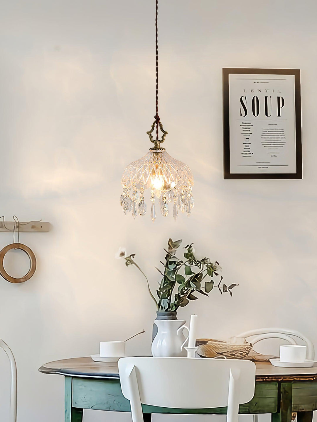 Lampa wisząca z kloszem w kształcie miski
