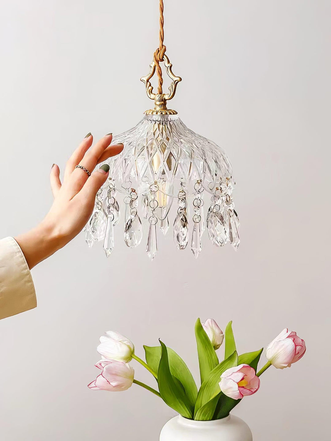 Lampa wisząca z kloszem w kształcie miski