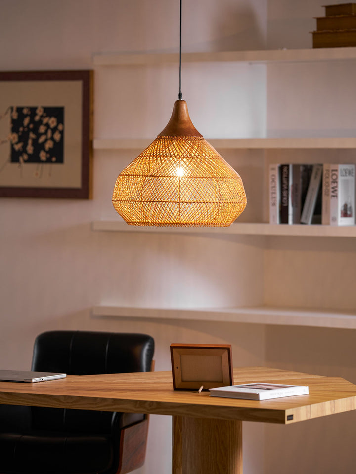 Skręcana Lampa Wisząca z Rattanu