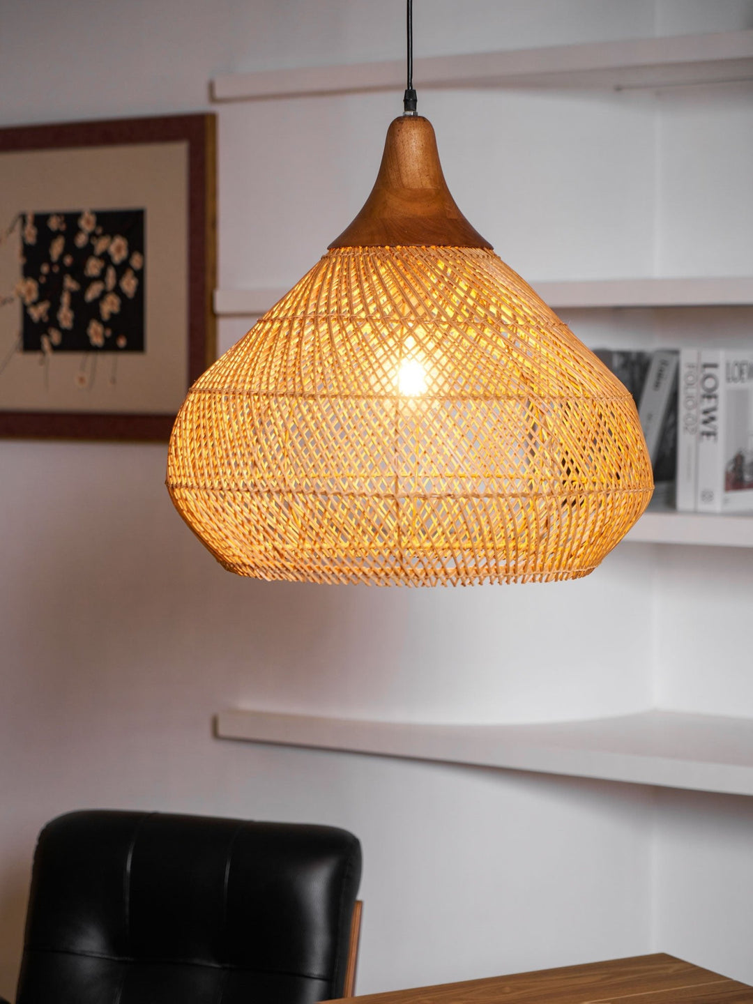 Skręcana Lampa Wisząca z Rattanu