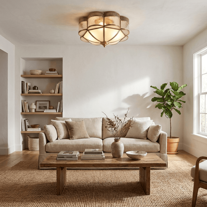 Lampa sufitowa z mosiężną kopułą