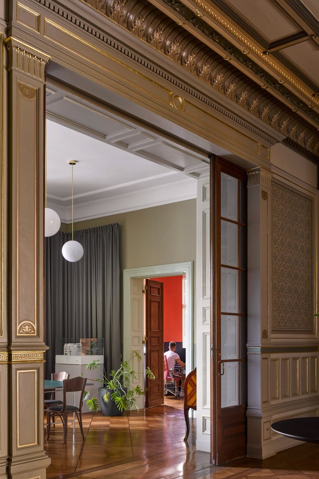 Lampa wisząca z kolekcji Brass Architectural