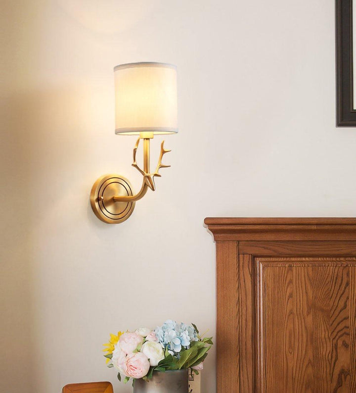 Mosiężna Lampa Ścienna w Kształcie Głowy Jelenia
