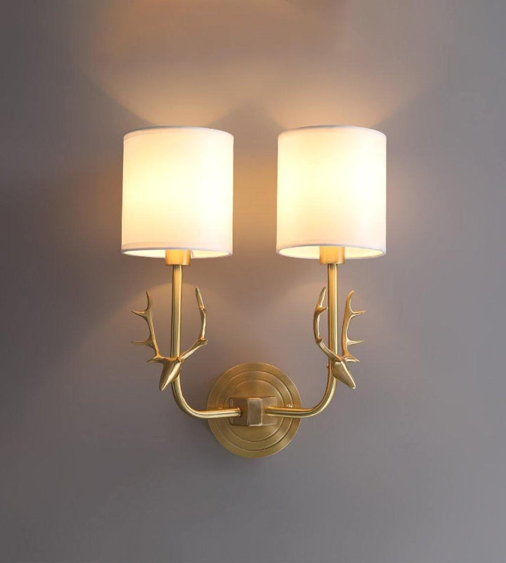 Mosiężna Lampa Ścienna w Kształcie Głowy Jelenia