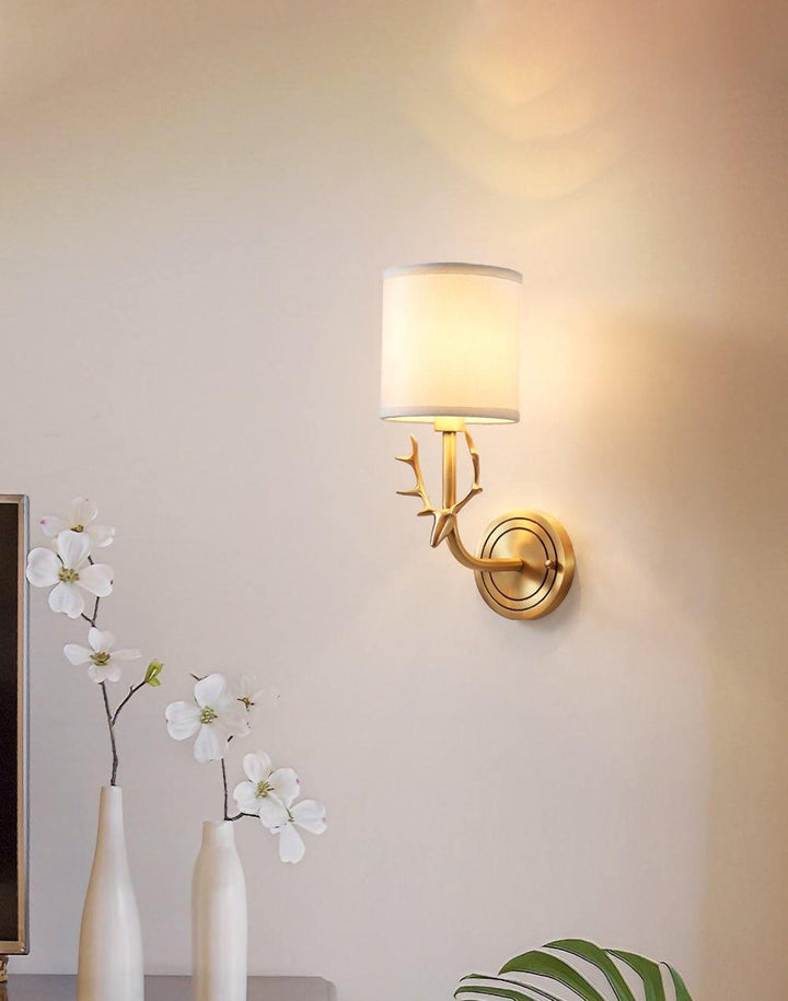 Mosiężna Lampa Ścienna w Kształcie Głowy Jelenia