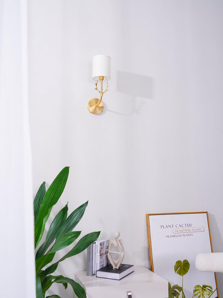 Mosiężna Lampa Ścienna w Kształcie Głowy Jelenia