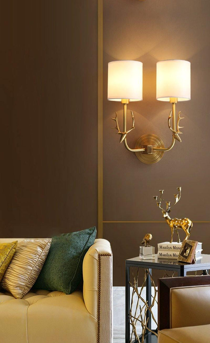 Mosiężna Lampa Ścienna w Kształcie Głowy Jelenia