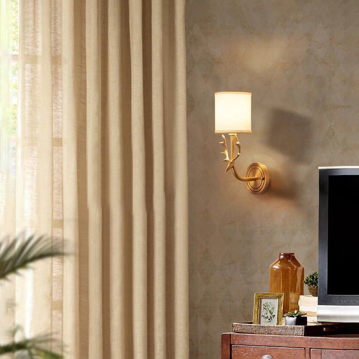 Mosiężna Lampa Ścienna w Kształcie Głowy Jelenia