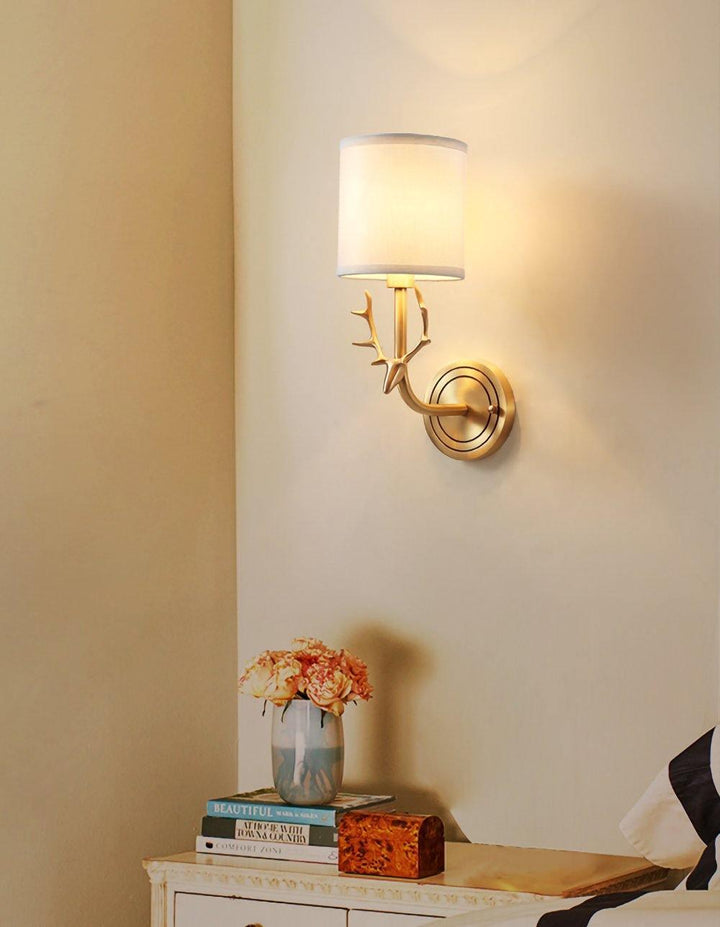 Mosiężna Lampa Ścienna w Kształcie Głowy Jelenia