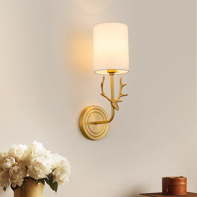 Mosiężna Lampa Ścienna w Kształcie Głowy Jelenia
