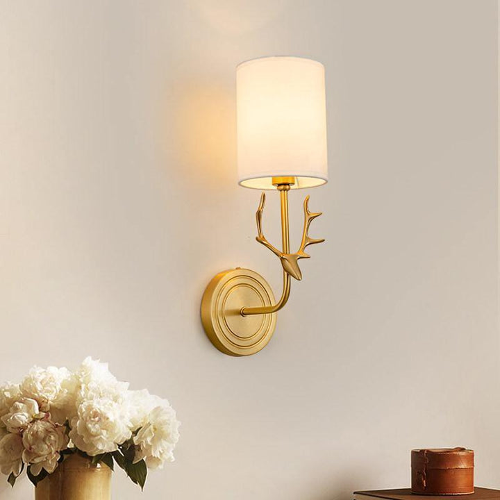 Mosiężna Lampa Ścienna w Kształcie Głowy Jelenia