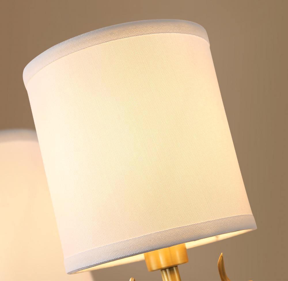 Mosiężna Lampa Ścienna w Kształcie Głowy Jelenia