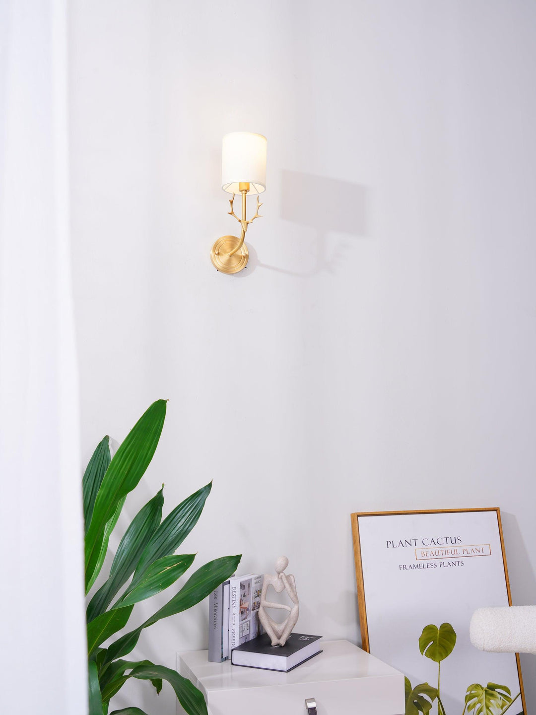 Mosiężna Lampa Ścienna w Kształcie Głowy Jelenia