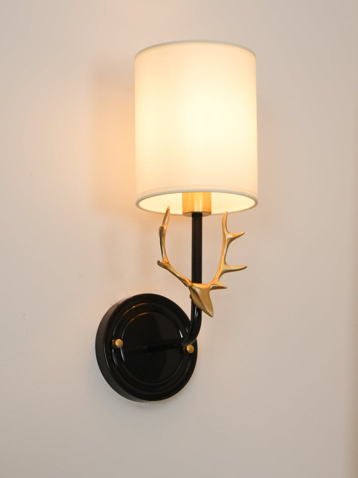 Mosiężna Lampa Ścienna w Kształcie Głowy Jelenia
