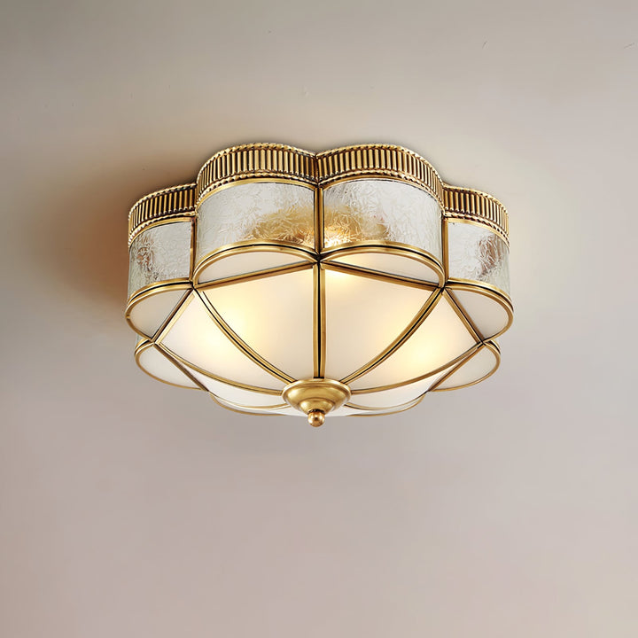 Lampa sufitowa z mosiężną kopułą
