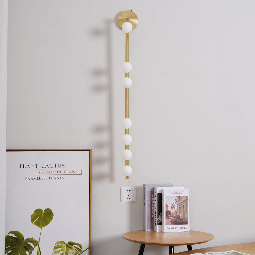 Lampa ścienna z mosiężnym kloszem i szklanym rurką