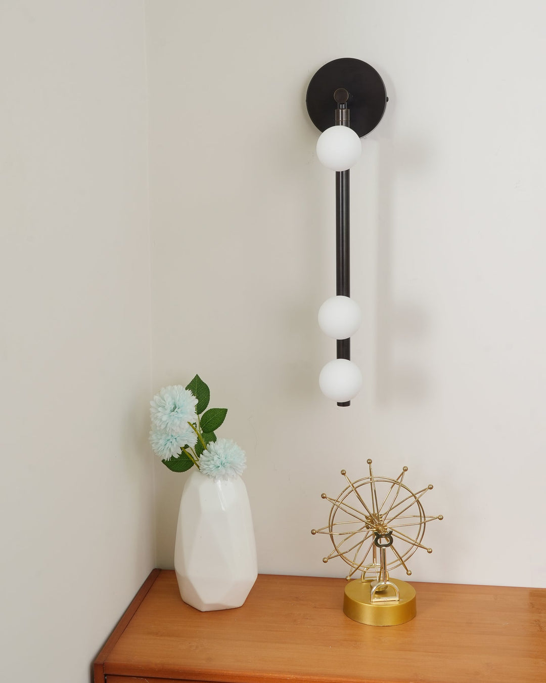 Lampa ścienna z mosiężnym szklanym rurką
