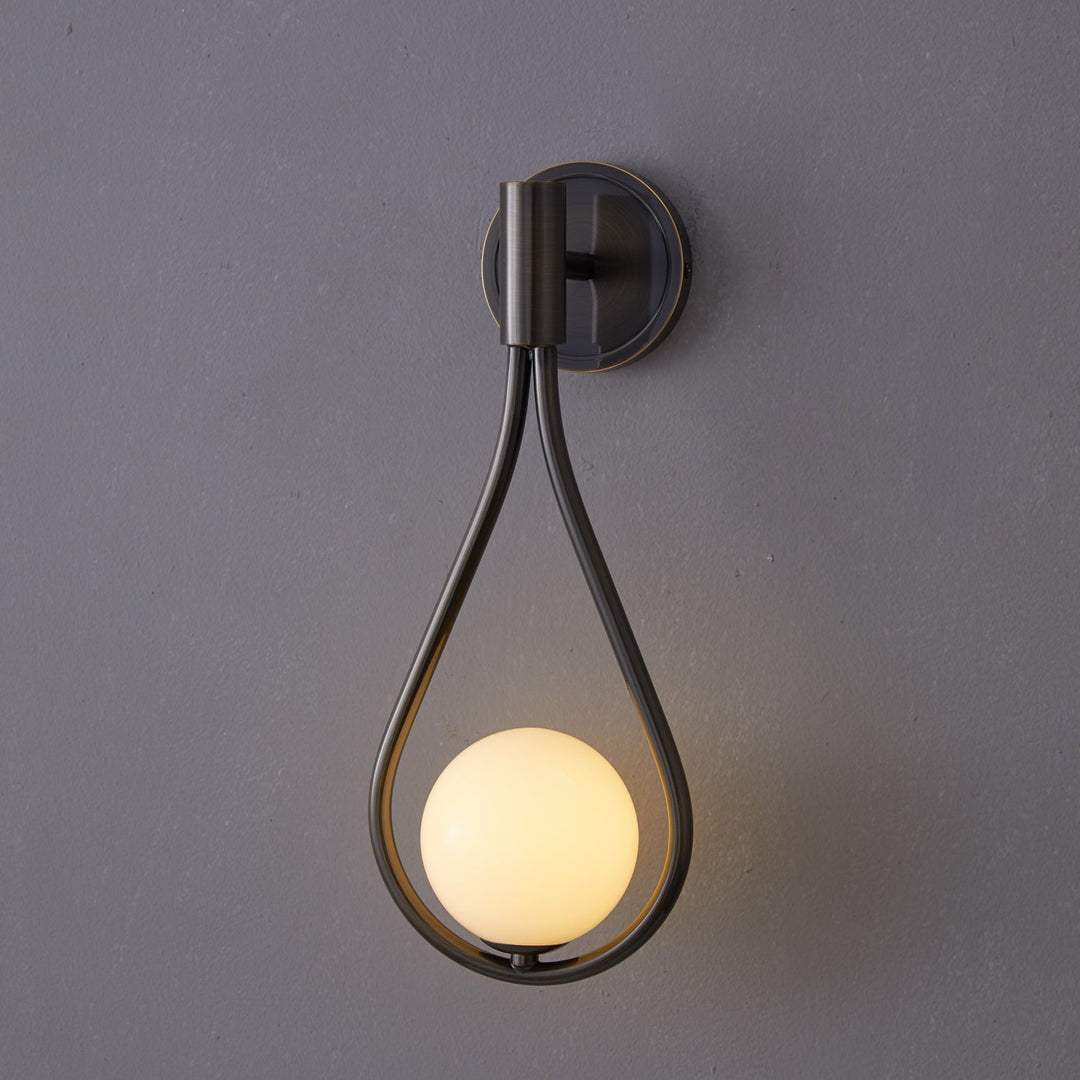 Lampa ścienna z mosiądzu