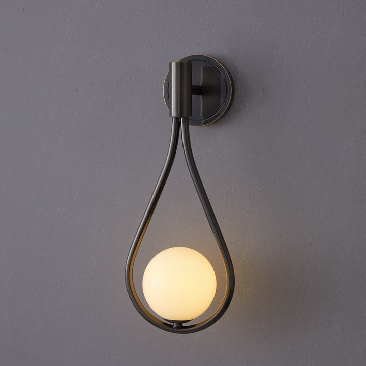 Lampa ścienna z mosiądzu