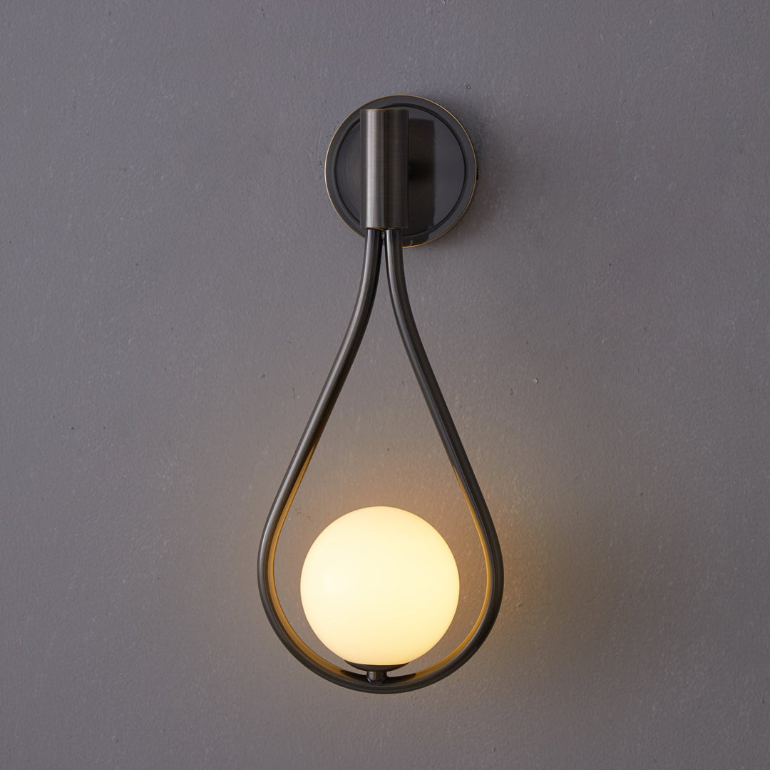 Lampa ścienna z mosiądzu