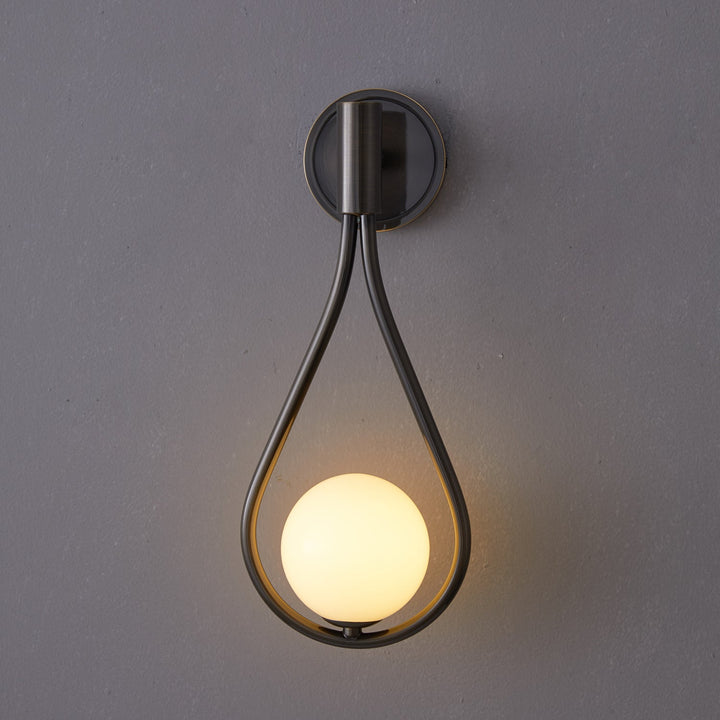 Lampa ścienna z mosiądzu
