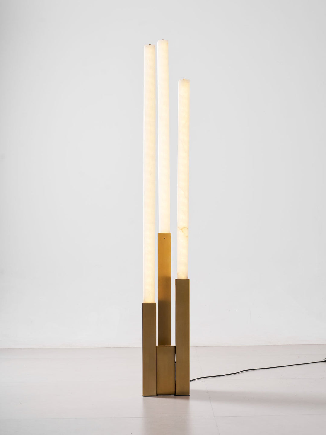 Lampa podłogowa Callisto Alabaster