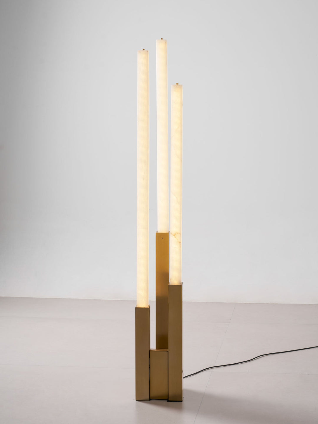 Lampa podłogowa Callisto Alabaster