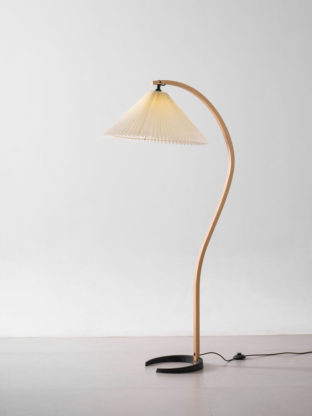 Lampa podłogowa Caprani