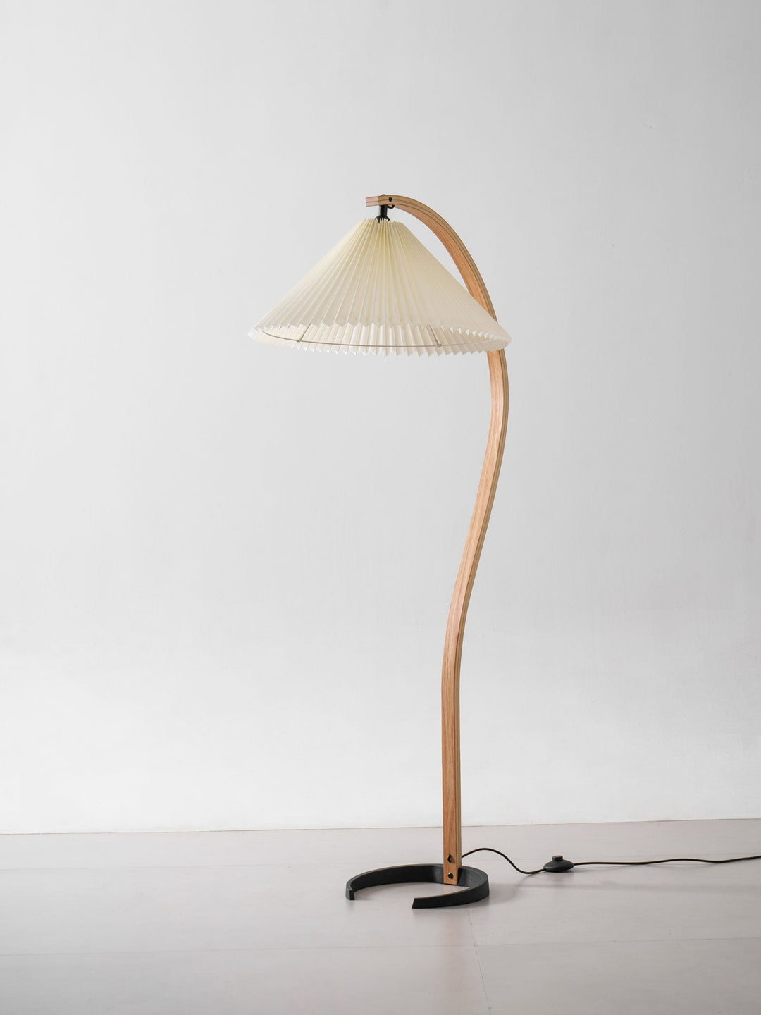 Lampa podłogowa Caprani