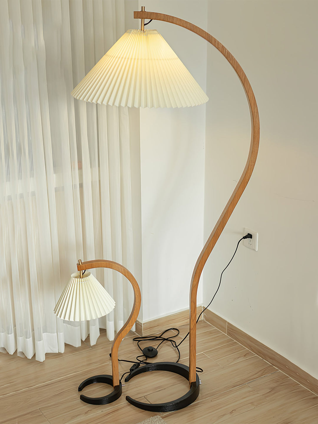 Lampa podłogowa Caprani