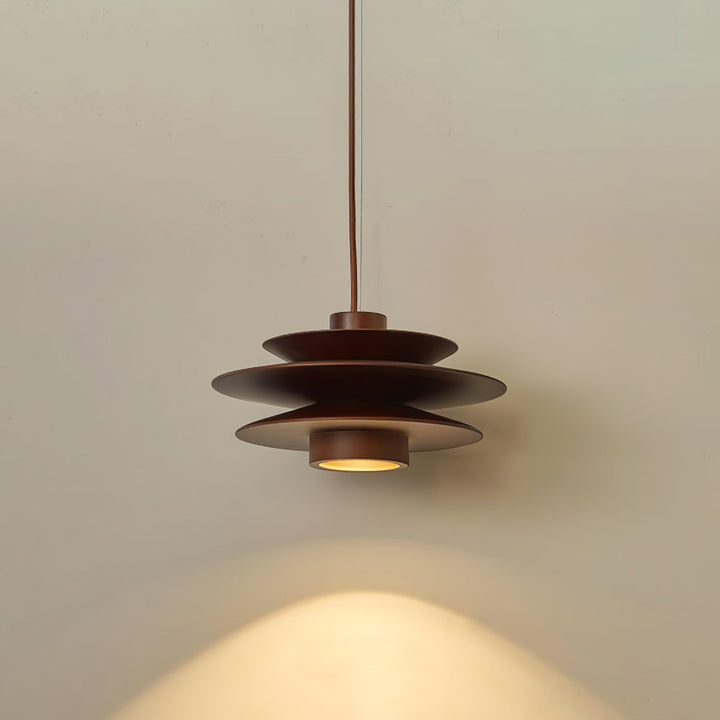Lampa wisząca z drewnianym dyskiem Cascade
